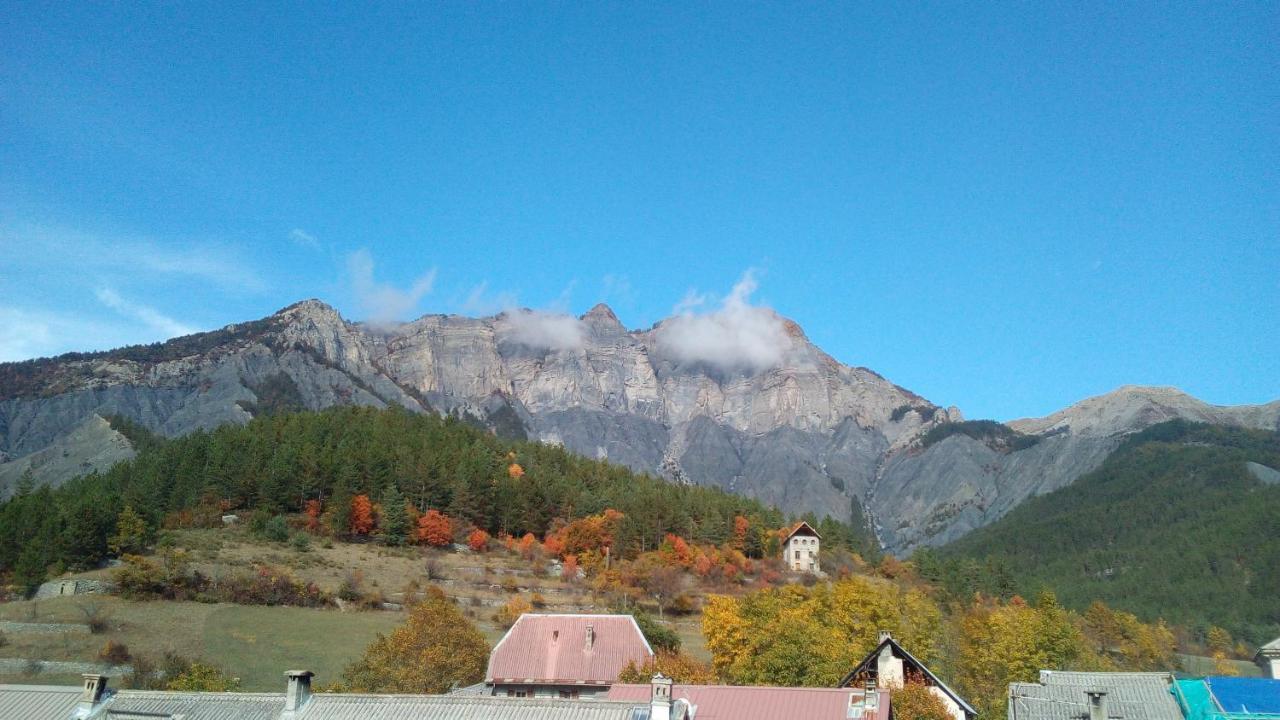 Hotel Le Relais Des Cavaliers Villeneuve-d'Entraunes Zewnętrze zdjęcie